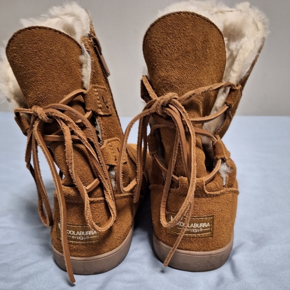 Koolaburra by UGG womens size 9 fur lined boots with laces. - Picture 2 of 7